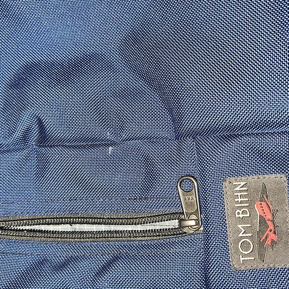 Tom Bihn Pilot Navy & Upgraded Should/Crossbody Strap - Picture 8 of 9